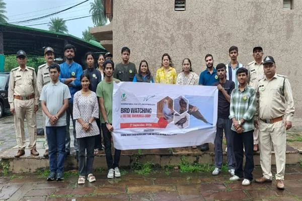 वन विहार में गिद्ध जागरूकता कार्यक्रम के प्रतिभागी